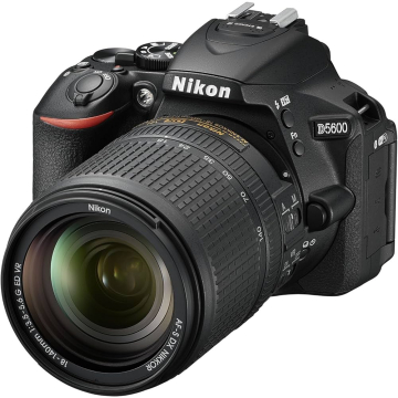 Nikon D5600 18-140mm VR Lens