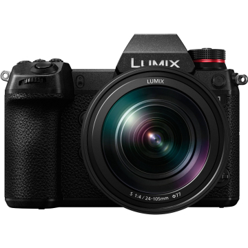 Panasonic LUMIX S1 + 24-105mm Lens